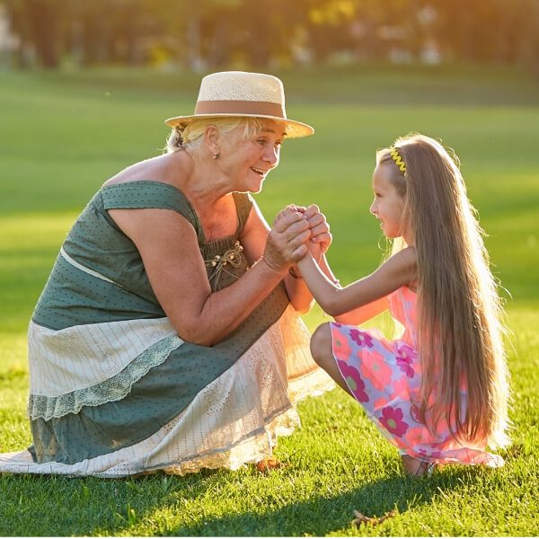 happy-grandma-with-granddaughter-FHQY4R3 (1)